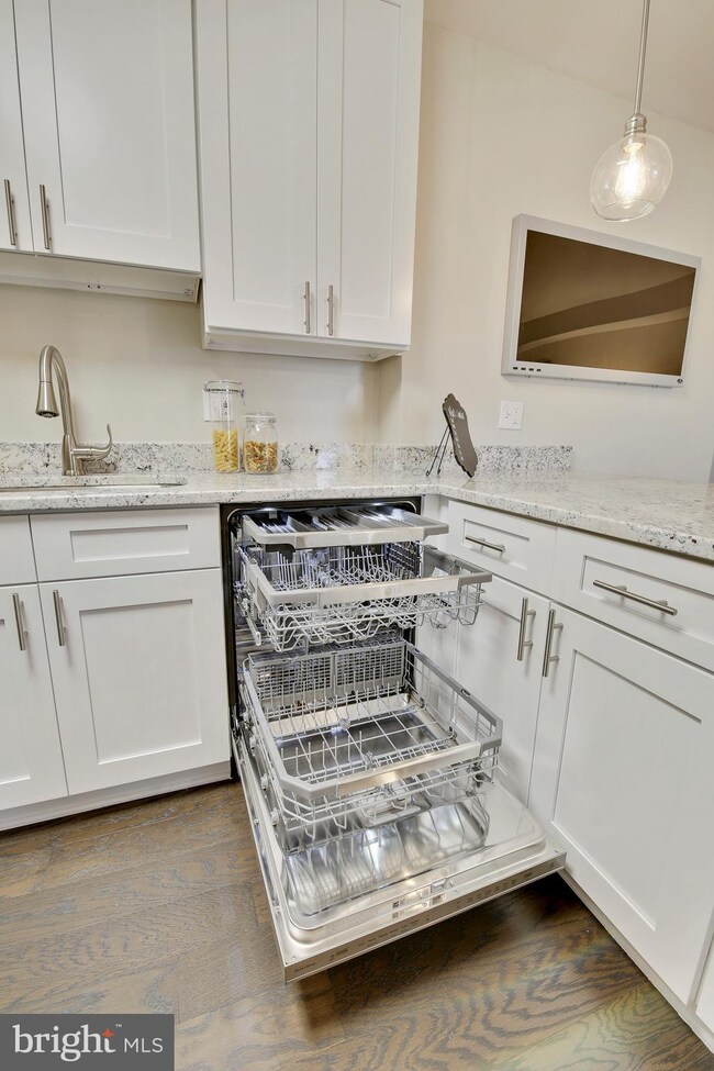 8605 Village Way unit F, Alexandria, VA 22309 - photo 5