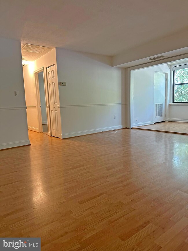 5868 Thunder Hill Rd unit B2, Columbia, MD 21045 - photo 3