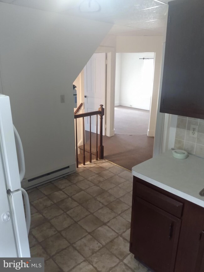 976 W Main St unit 2, New Holland, PA 17557 - photo 3