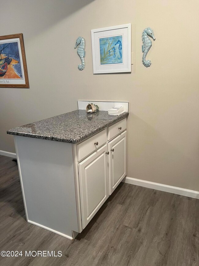 Yacht Harbor unit A6, Sea Bright, NJ 07760 - photo 4