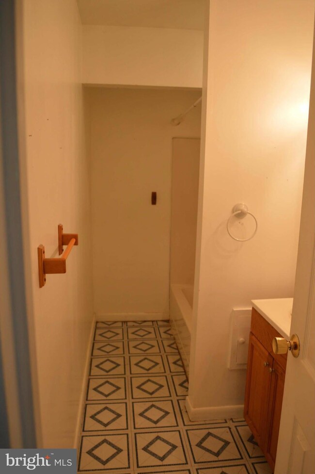 116 Morton Ct, Manassas Park, VA 20111 - photo 5