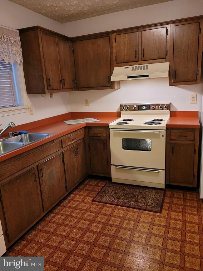 23392 Black Oak Ct, California, MD 20619 - photo 3