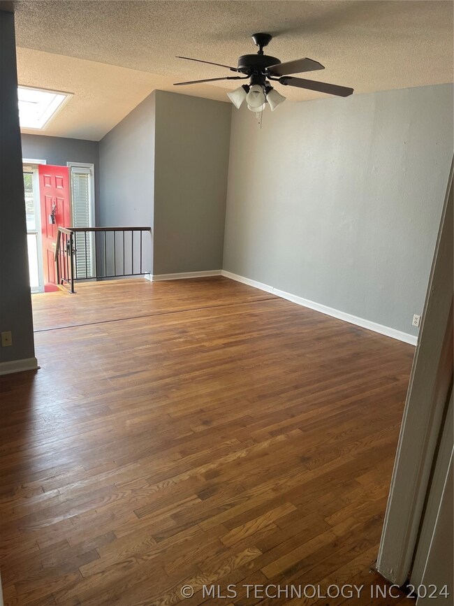 1329 E 38th Place unit B, Tulsa, OK 74105 - photo 2