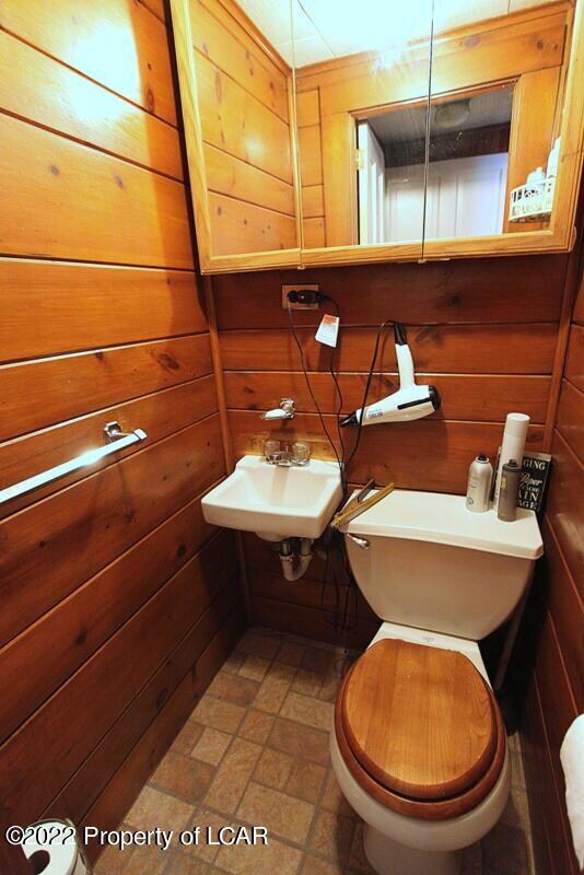 2 Sutton Rd, Shavertown, PA 18708 - photo 7