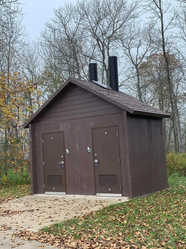 REST ROOMS