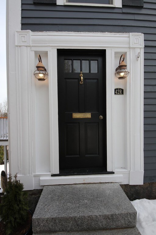 42R Prospect St, Marblehead, MA 01945 - photo 2