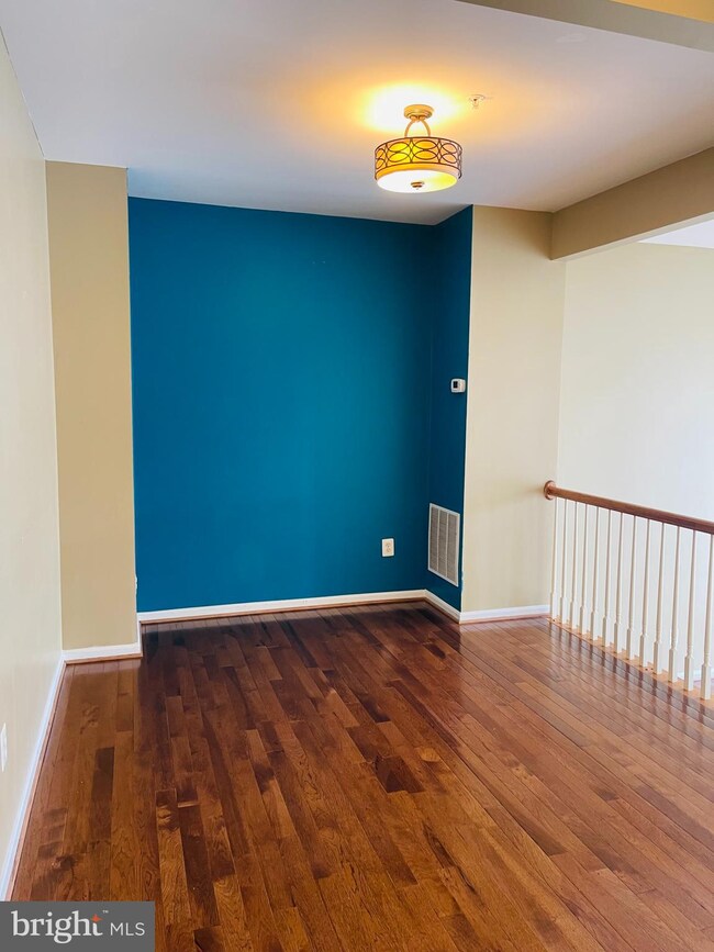 11503 Rabbit Run Terrace, Silver Spring, MD 20904 - photo 4