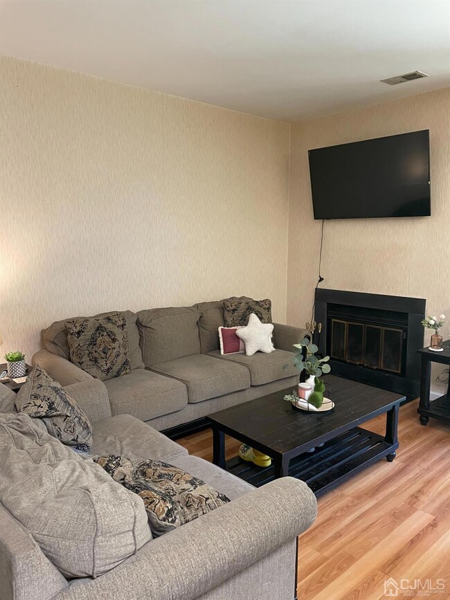 3111 Cypress Ct, Monmouth Junction, NJ 08852 - photo 3