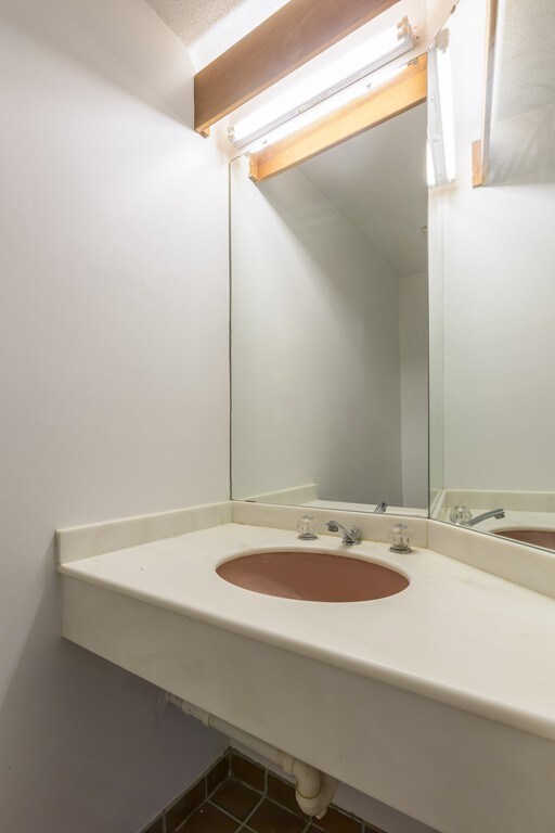 21 Charter St unit 402, Boston, MA 02113 - photo 6