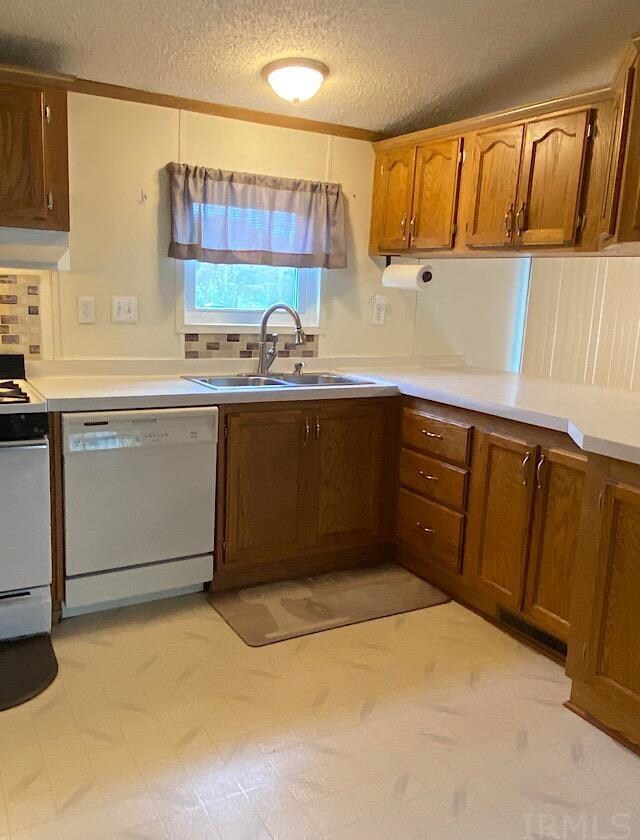 7135 E Sylvania Rd, Bloomfield, IN 47424 - photo 3