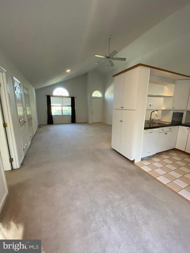 333 W Cedarmeade Ave, Winchester, VA 22601 - photo 6