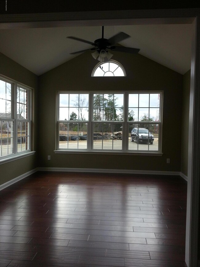 10614 Glenmary Springs Dr, Louisville, KY 40291 - photo 2