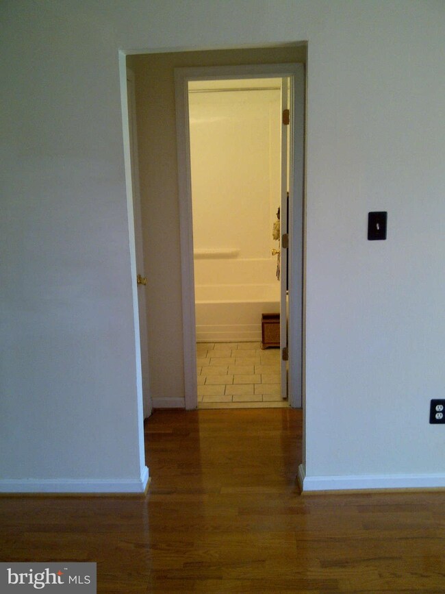 5100 F St SE unit 12, Washington, DC 20019 - photo 7