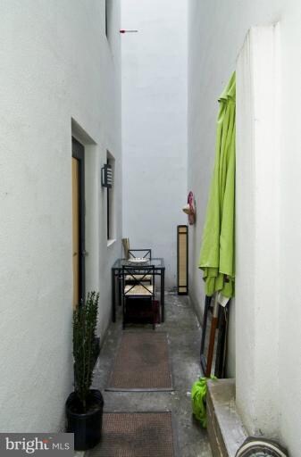 1432 Monroe St NW unit 1 TERRACE, Washington, DC 20010 - photo 3