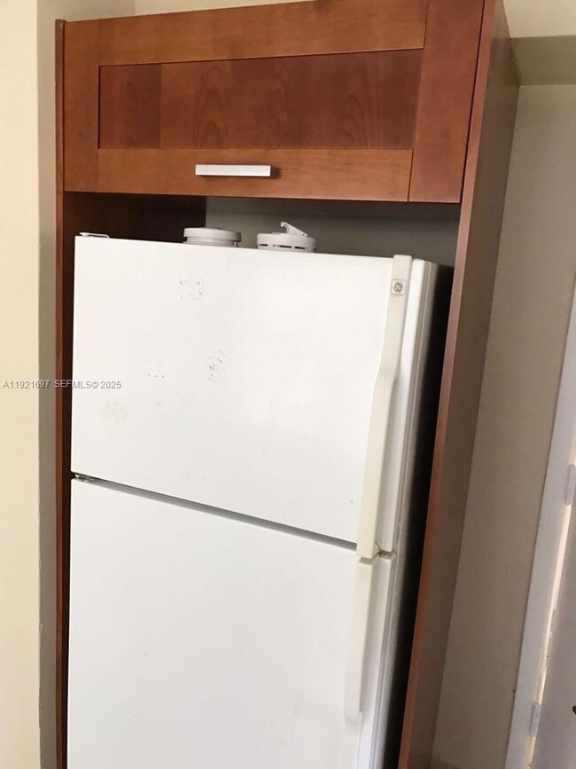 1450 NE 191st St unit 101, Miami, FL 33179 - photo 5