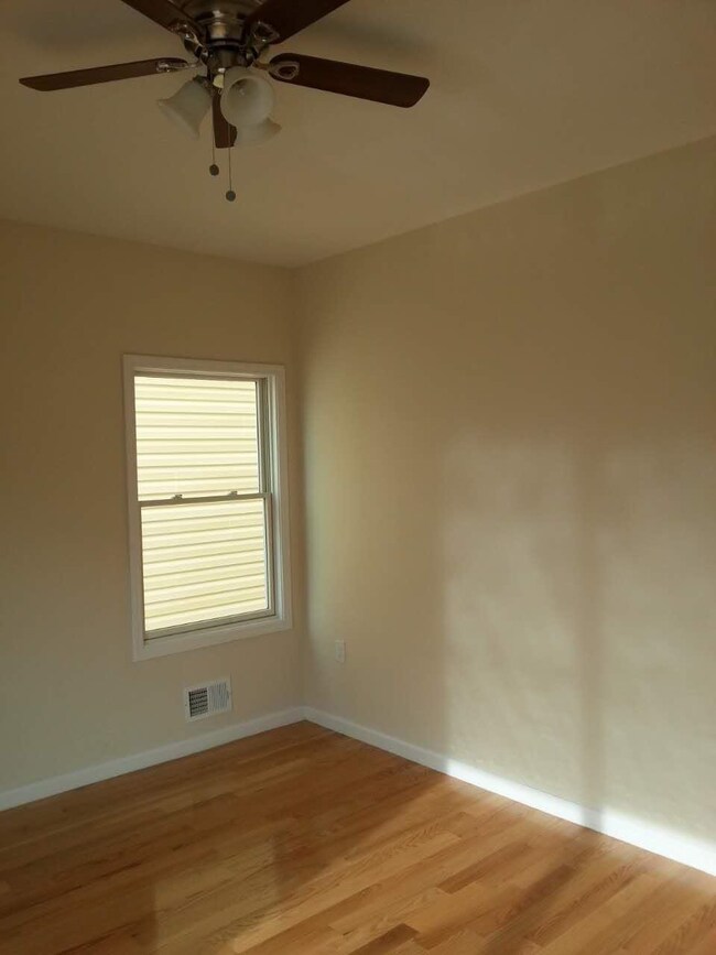 175 Ege Ave unit 1, Jersey City, NJ 07304 - photo 5