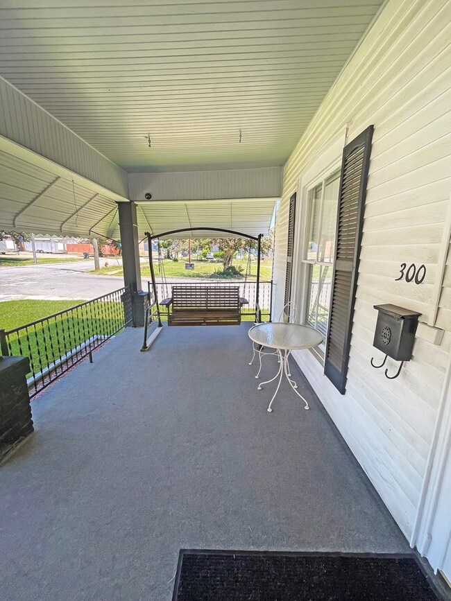 300 W Church St unit 2, Americus, GA 31709 - photo 2