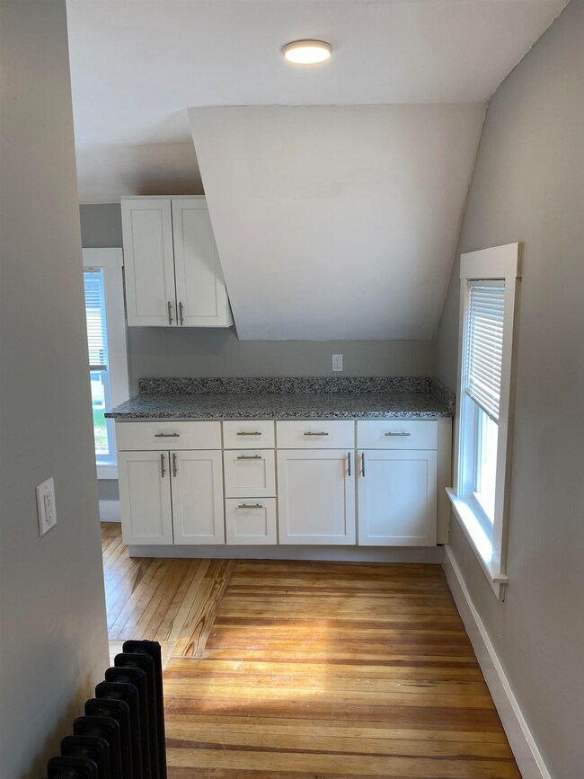 26 Pierce St, Concord, NH 03301 - photo 7