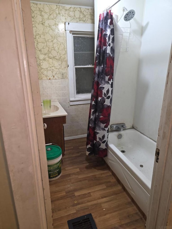 701 W 7th St, Waterloo, IA 50702 - photo 7