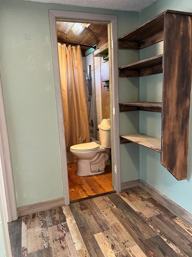 109 W 1st St, Weatherford, TX 76086 - photo 6