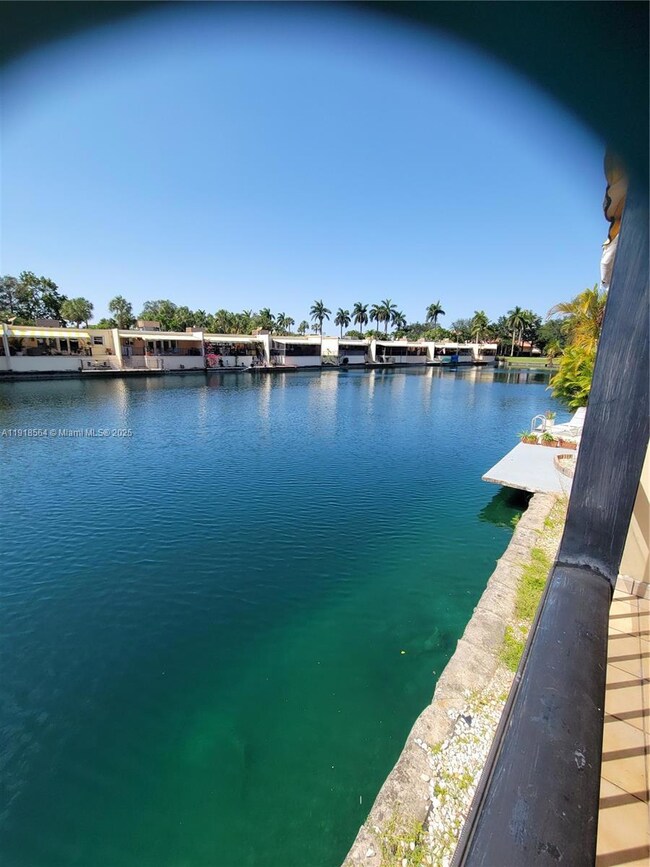 15504 Sharpecroft Dr, Hialeah, FL 33014 - photo 3