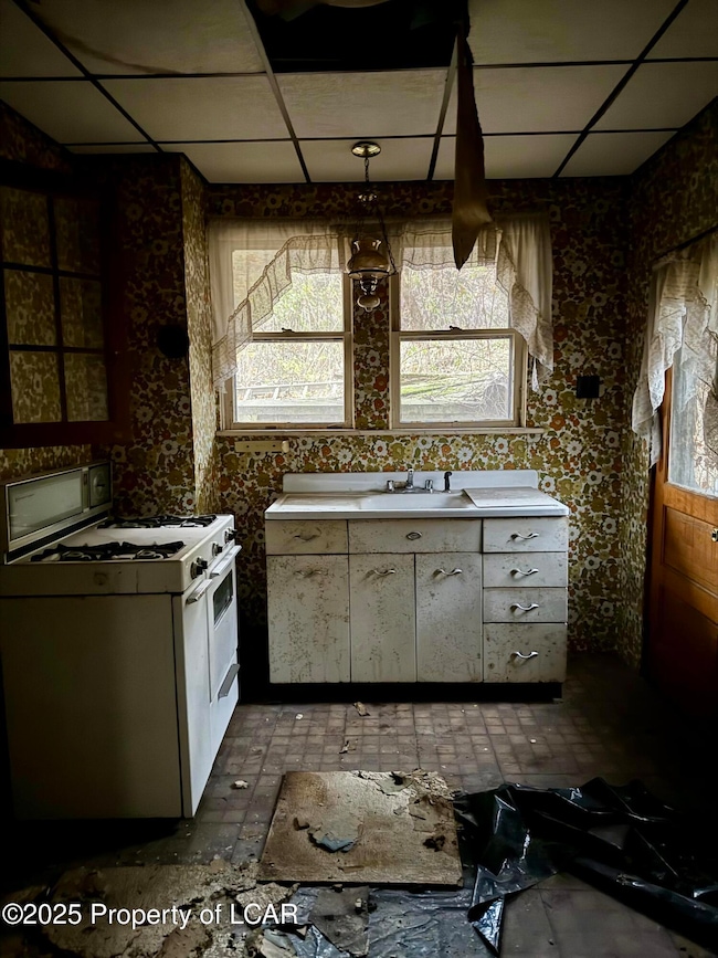 813 E Shamokin St, Shamokin, PA 17872 - photo 6