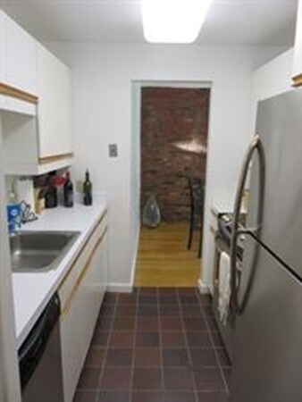 12-16 Greenough Ln unit Suite 102, Boston, MA 02113 - photo 5