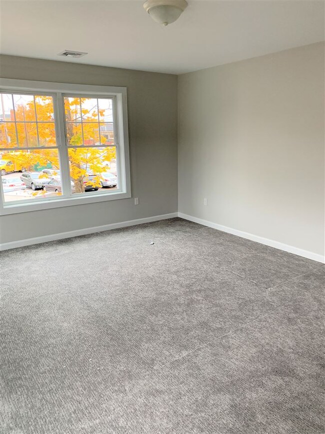 13 Clifford St unit A, Exeter, NH 03833 - photo 6