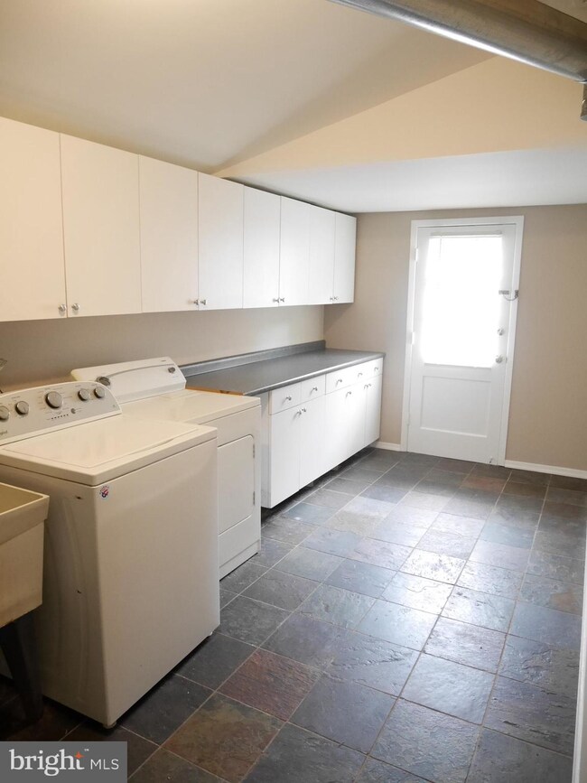 15802 Penn Manor Ln, Bowie, MD 20716 - photo 6