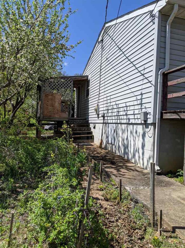 229 Montgomery Rd, Staunton, VA 24401 - photo 5