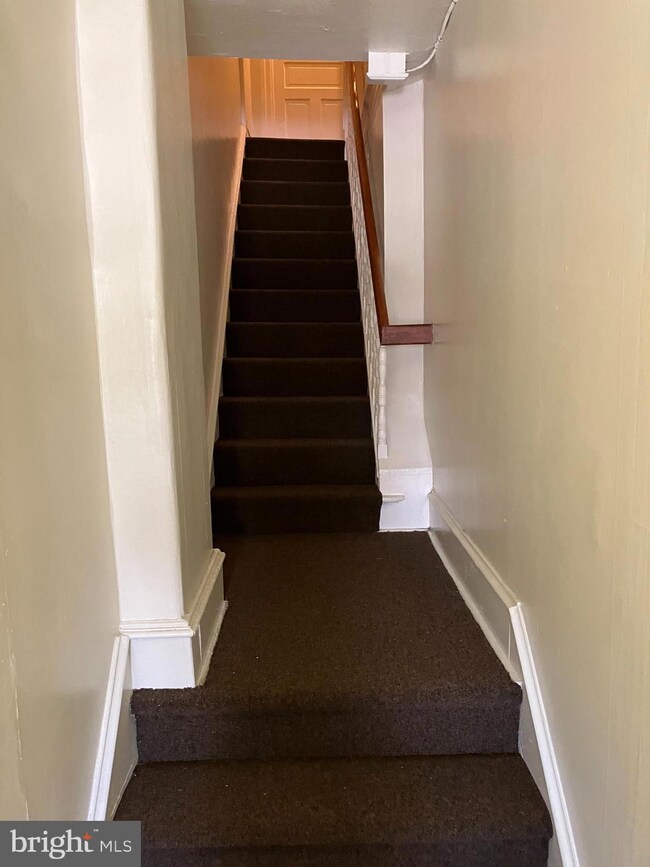 117 Walnut Ave unit 2, Ardmore, PA 19003 - photo 2