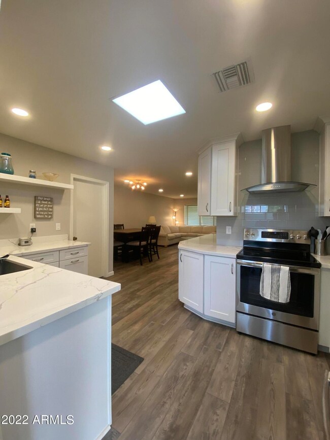 13810 N Newcastle Dr, Sun City, AZ 85351 - photo 4