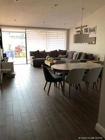 Living Dining Area