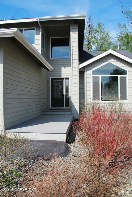 Exterior Front Entry