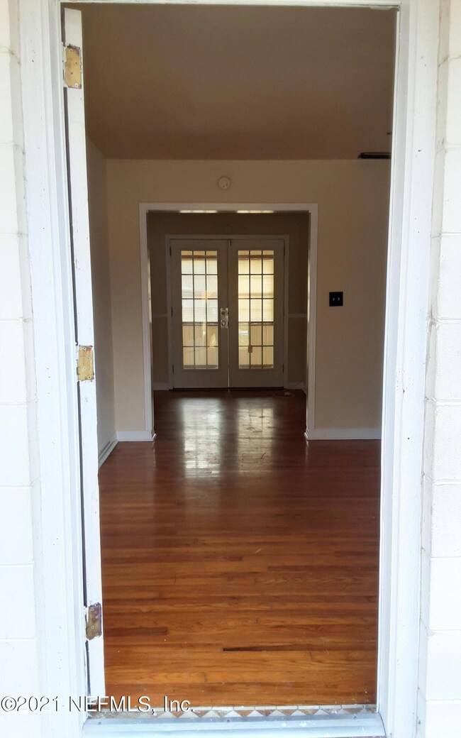 2455 Ormsby Cir W, Jacksonville, FL 32210 - photo 4