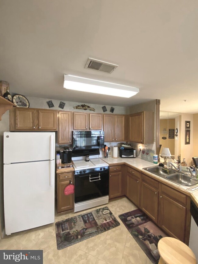 11009 Kinship Ct unit 301, Manassas, VA 20109 - photo 5