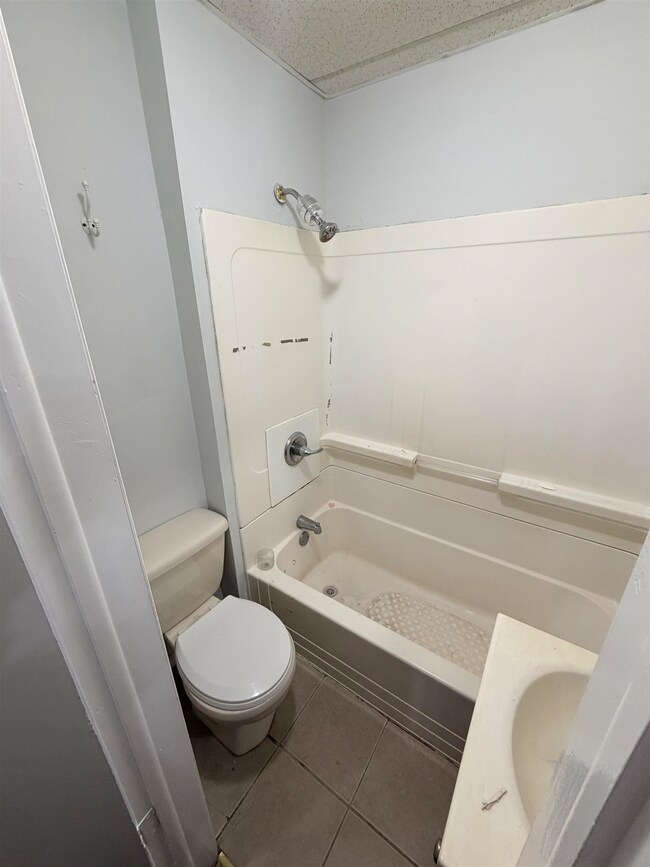 213 Webster Ave unit 3L, Jersey City, NJ 07307 - photo 4