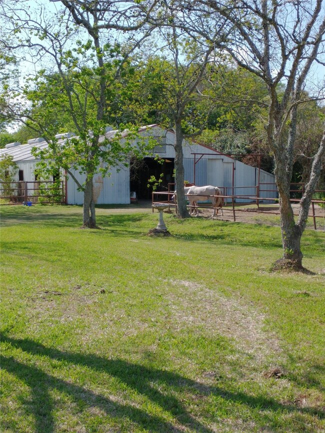 17400 N Wayne Ln, Pearland, TX 77584 - photo 5