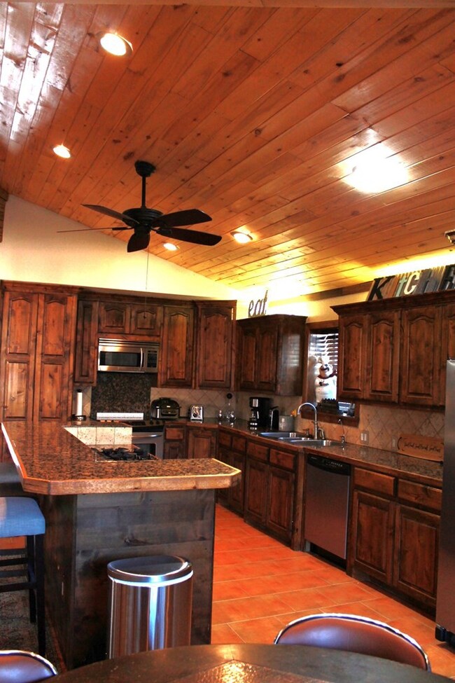 2002 Tarleton St, Midland, TX 79707 - photo 5