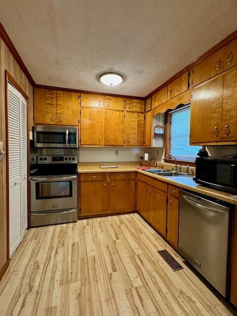 N Hwy 411, Kitchen