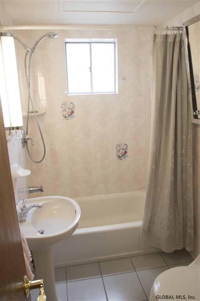 526 Warren St, Albany, NY 12208 - photo 4