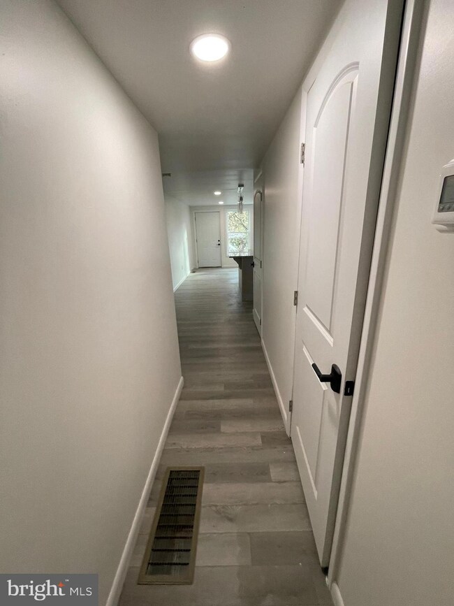 114 E Cedar St, Kennett Square, PA 19348 - photo 4