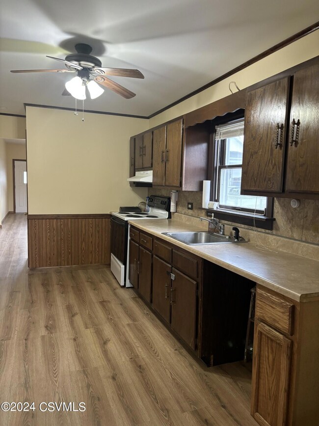 1149 W Willow St, Fairview-Ferndale, PA 17866 - photo 6