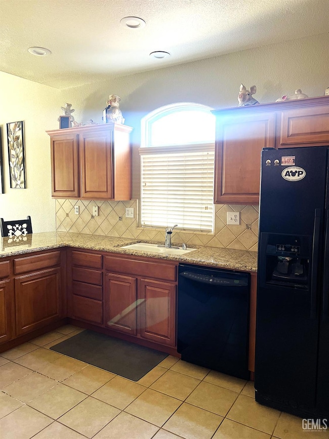 3205 N Dee Ann Ave, Fresno, CA 93727 - photo 6