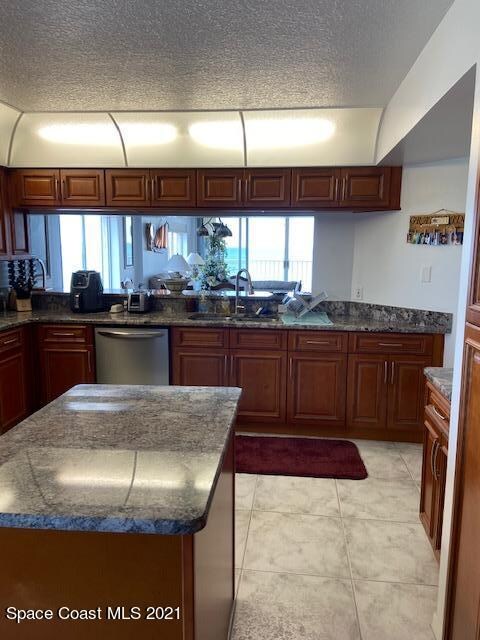 Kitchen Facing Ocean