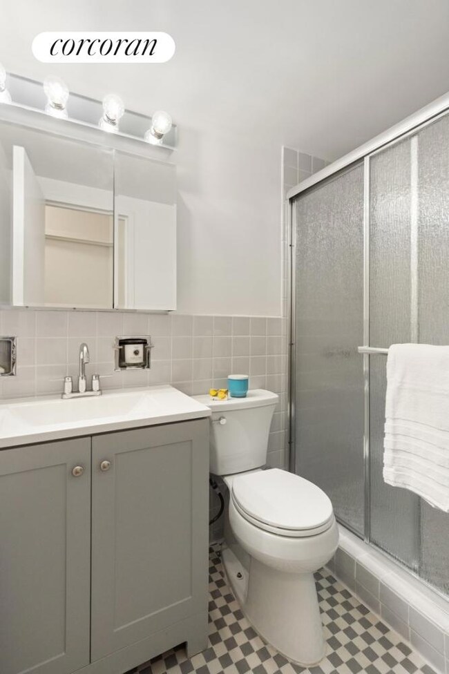 150 E 77th St unit 3D, New York, NY 10021 - photo 7