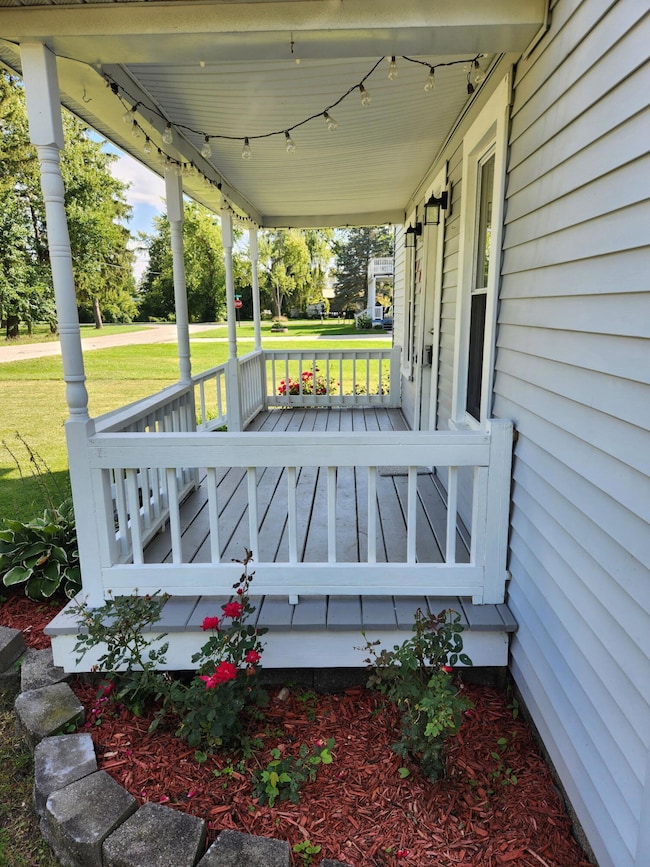 802 Parker St, Crystal, MI 48818 - photo 5