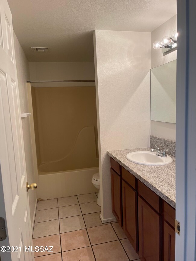 1205 E Greenlee Rd unit 3, Tucson, AZ 85719 - photo 5