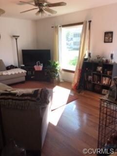 Nice size Living Room with Ample Natural Light and Ceiling Fan