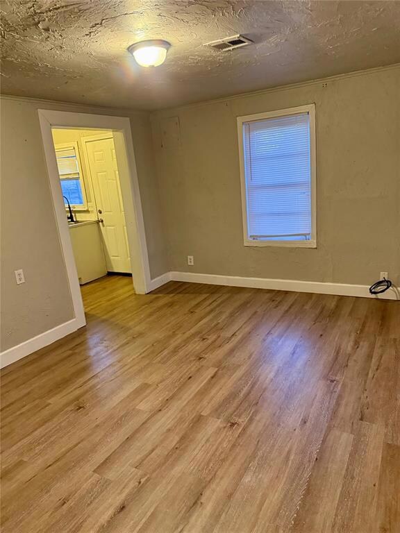 611 W Cherry St, Okemah, OK 74859 - photo 7